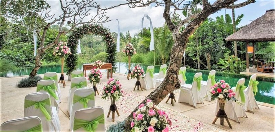 Pool Side Panorama Wedding