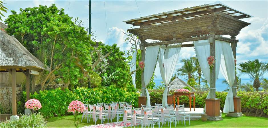 Asmara & Bale Kencana Garden Wedding