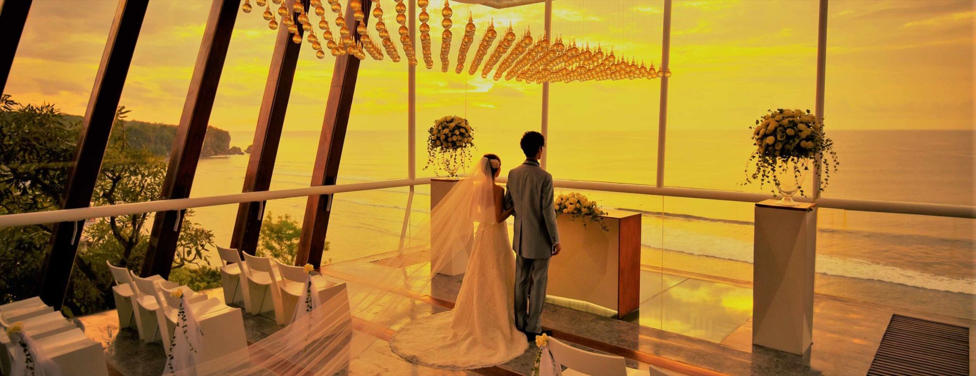 バリ島チャペル・サンセット・ウェディング　アナンタラ・ウルワツ　チャペル挙式　Dewa Dewi Chapel at Anantara Uluwatu Sunset Wedding