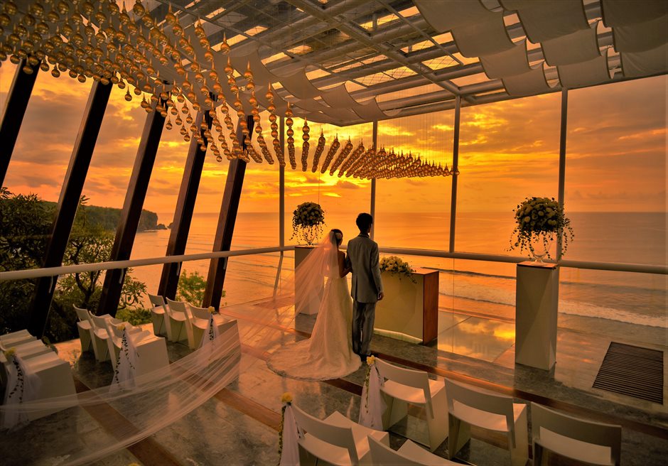 バリ島チャペル・サンセット・ウェディング/
Dewa Dewi Chapel at Anantara Uluwatu Sunset Wedding/
アナンタラ・ウルワツ/チャペル挙式