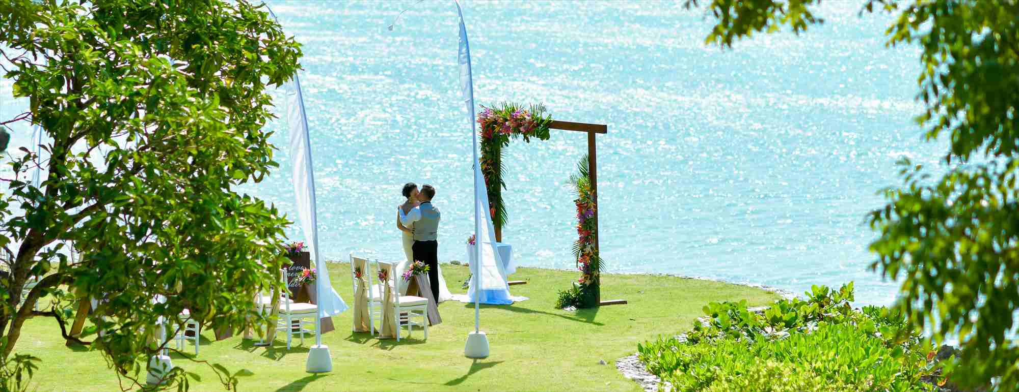 バリ島ガーデン・ウェディング　フォーシーズンズ・バリ・ジンバラン　ガーデン挙式　Fourseasons Resort Bali Jimbaran Garden Wedding