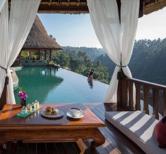 Breakfast-At-The-Pool-Viceroy-Ubud-Bali