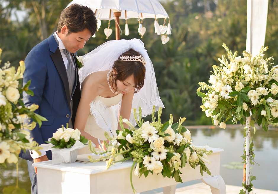 フォーシズンズ・バリ・サヤン・エタニティ　ウェディング・結婚証明書