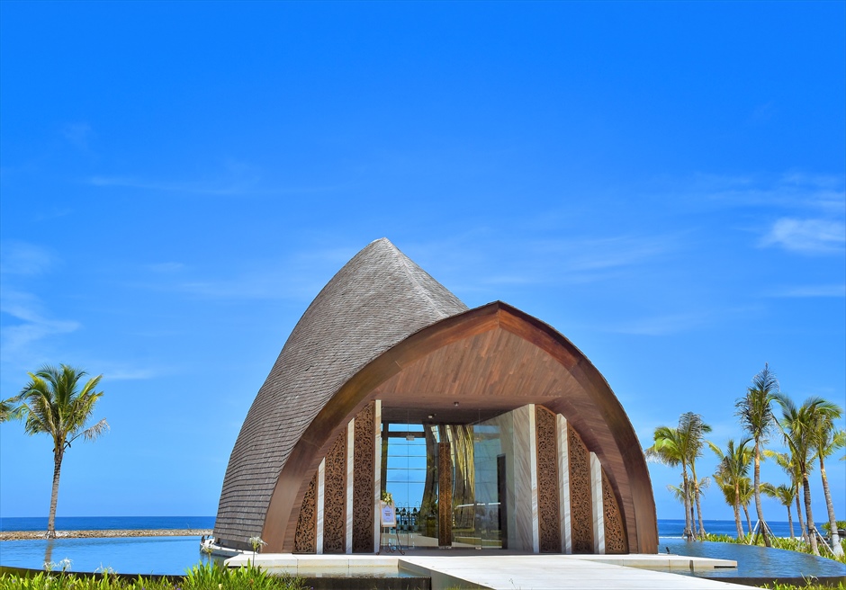 The Apurva Kempinski Bali Oceanfront Chapel Wedding (3) ジ・アプルヴァ・ケンピンスキ・バリ結婚式 真っ青な海が広がるアプルヴァ・チャペル