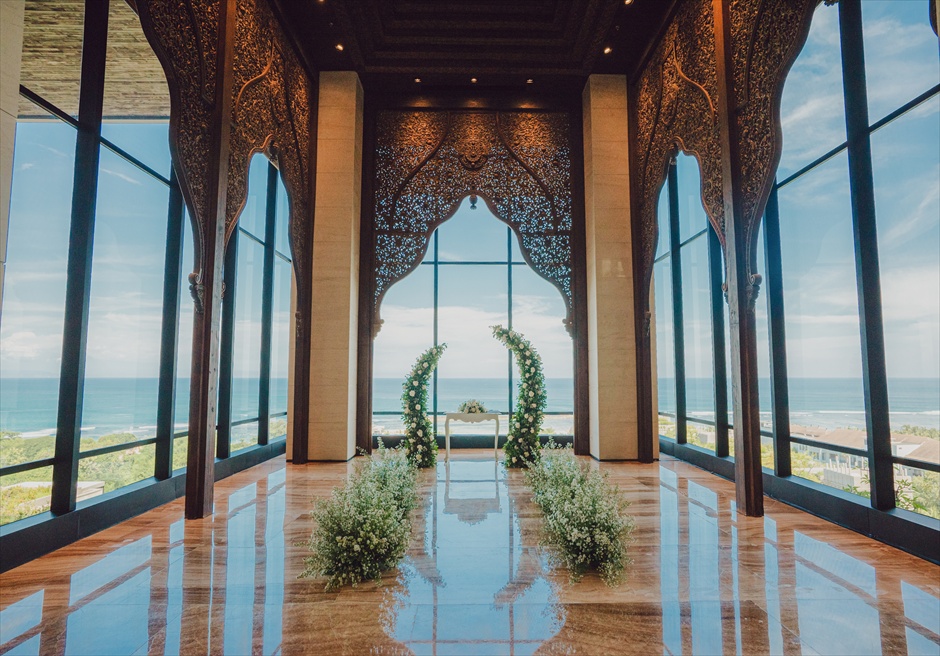 &nbsp;ケンピンスキ・バリ　クリフ・チャペル