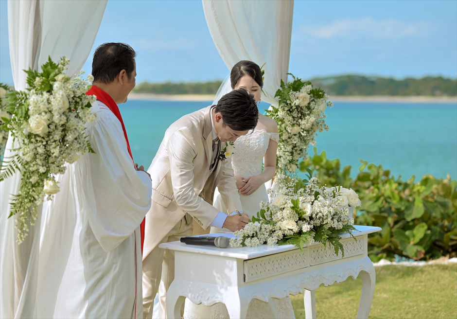 フォーシーズンズ結婚証明書サイン