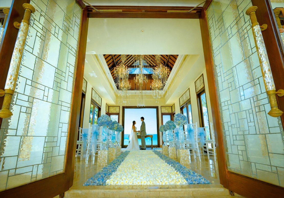 バリ島では珍しいコロニアル調のチャペル