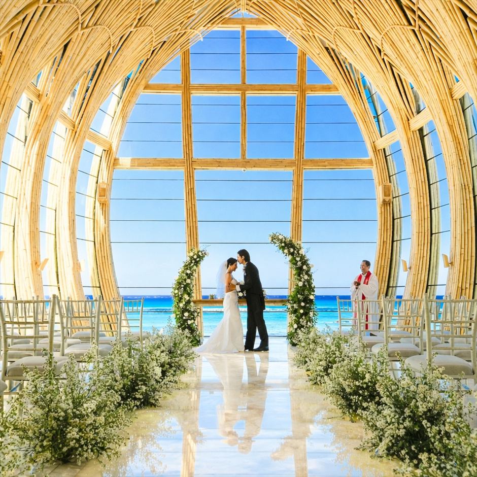 ジ・アプルヴァ・ケンピンスキ・バリ挙式　オーシャンフロントチャペル・ウェディング