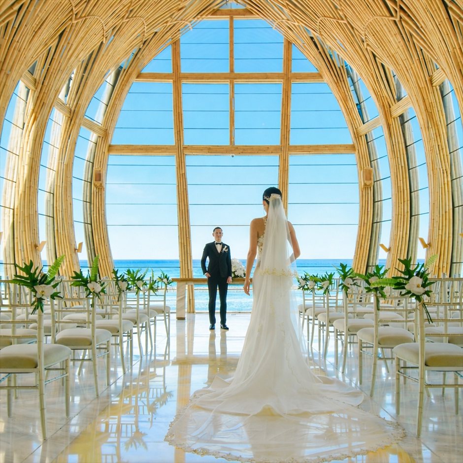 ジ・アプルヴァ・ケンピンスキ・バリ挙式　オーシャンフロントチャペルウェディング
