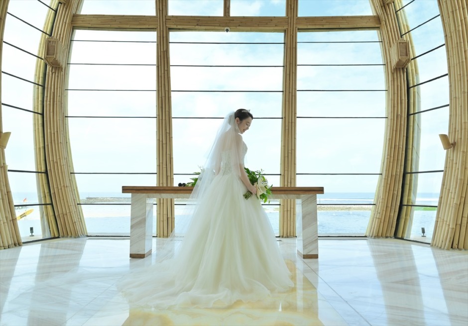 ケンピンスキ・バリ　新婦様挙式後チャペル内撮影