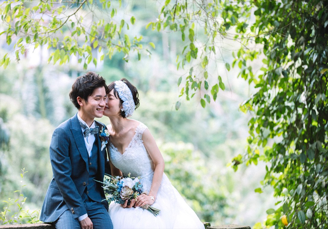 クリフトップより広大なジャングルを望む