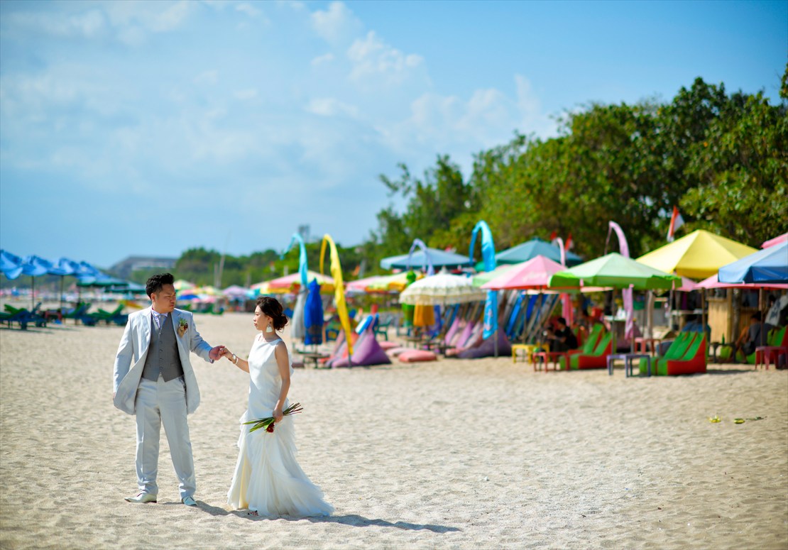 バリ島らしいビーチにてウェディング・フォト