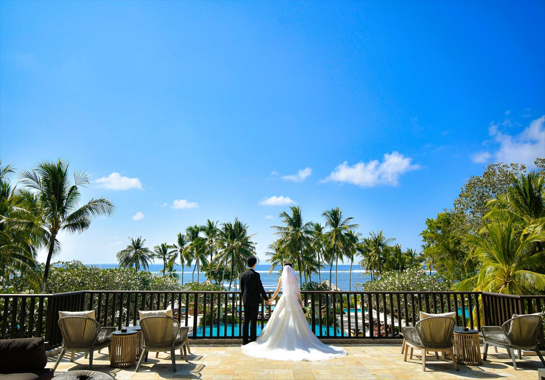 リゾートを一望する メインロビー・テラス