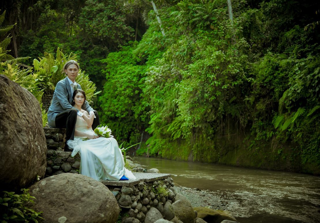 アユン川の畔　ウェディング・フォト