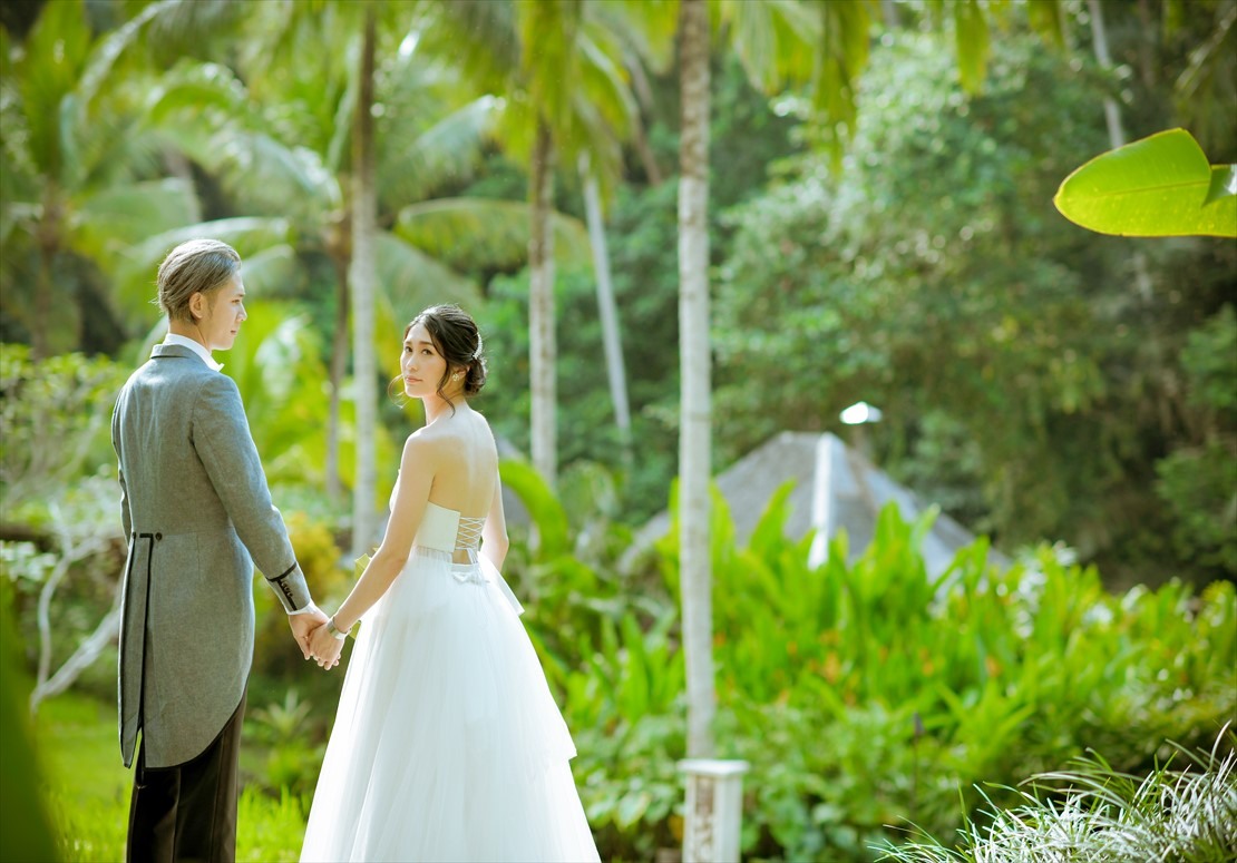 ウブドらしいガーデン ウェディング・フォト