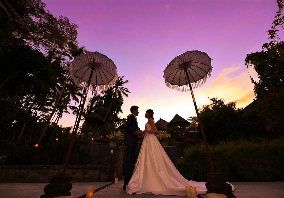 夕暮れ時のインフィニティ・ポンド・ステージ