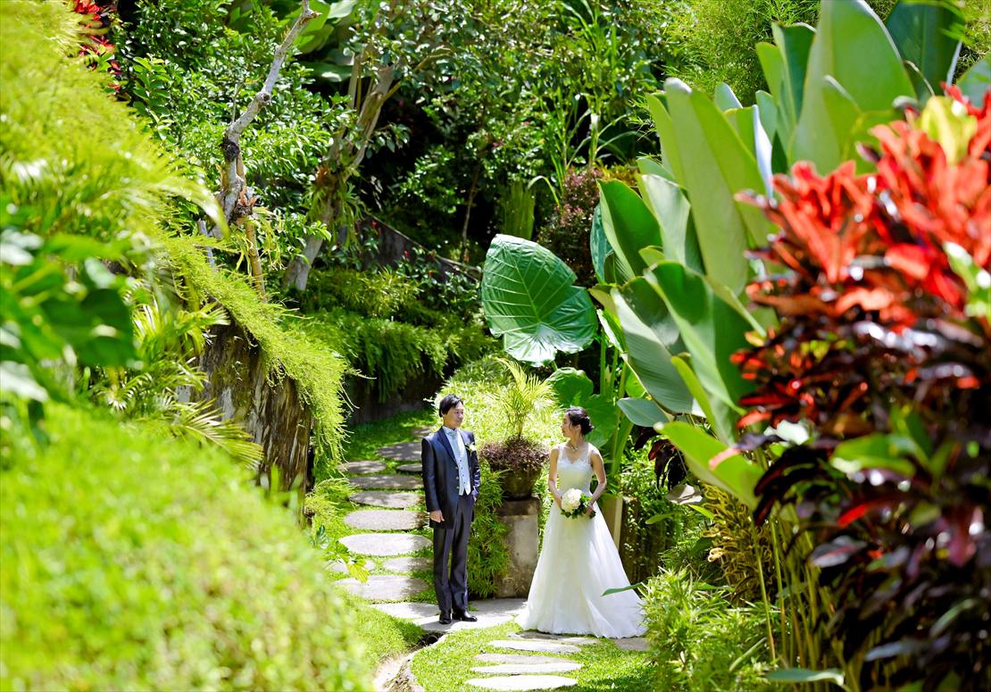 バリ島らしい景観のウェディング・フォト