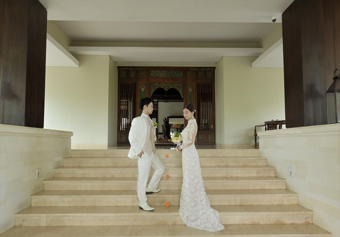 高級感溢れる白亜のロビー・エントランス