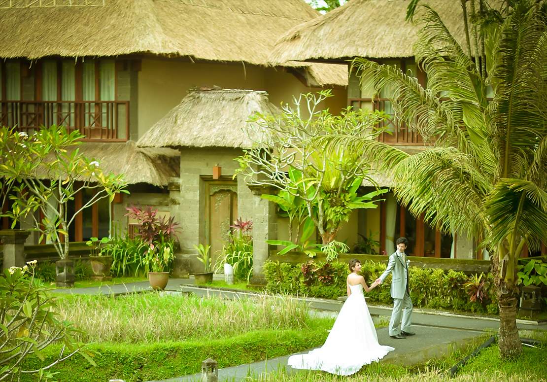 バリ島らしい景観のウェディング・フォト