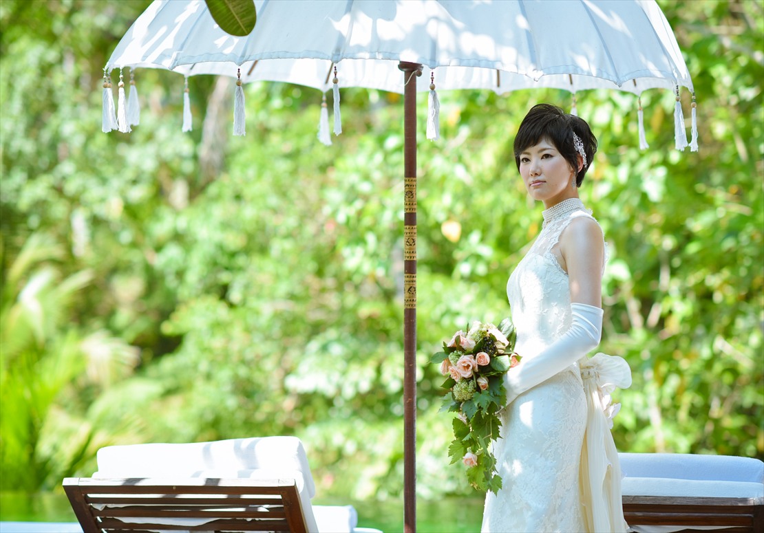 バリらしい雰囲気が漂うウェディング・フォト