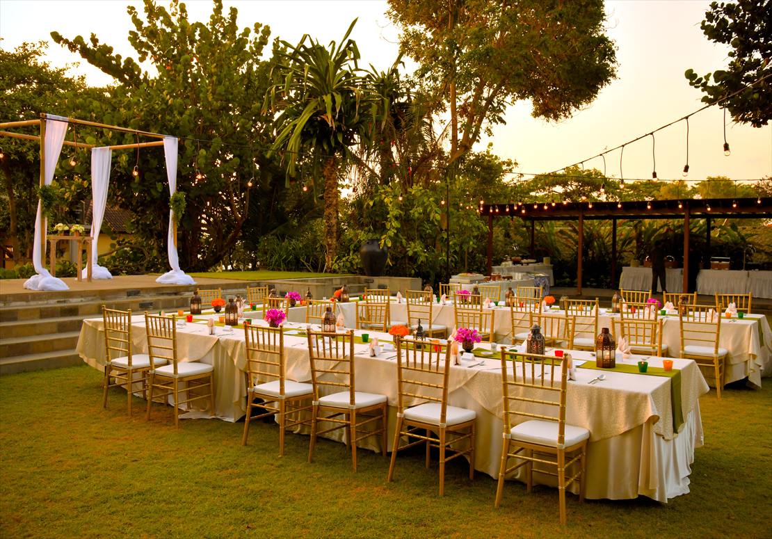 挙式アーチ＆新郎新婦様オリジナル生花装飾