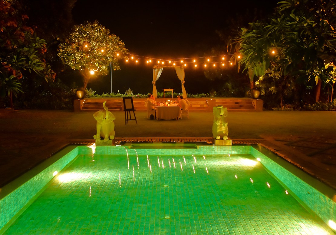 生花イエロー挙式装飾流用 パーティー・シーン 