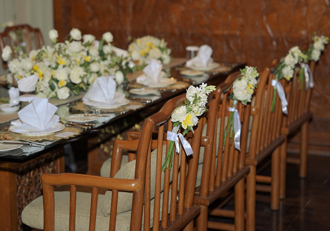 挙式会場生花装飾を流用したパーティー装飾