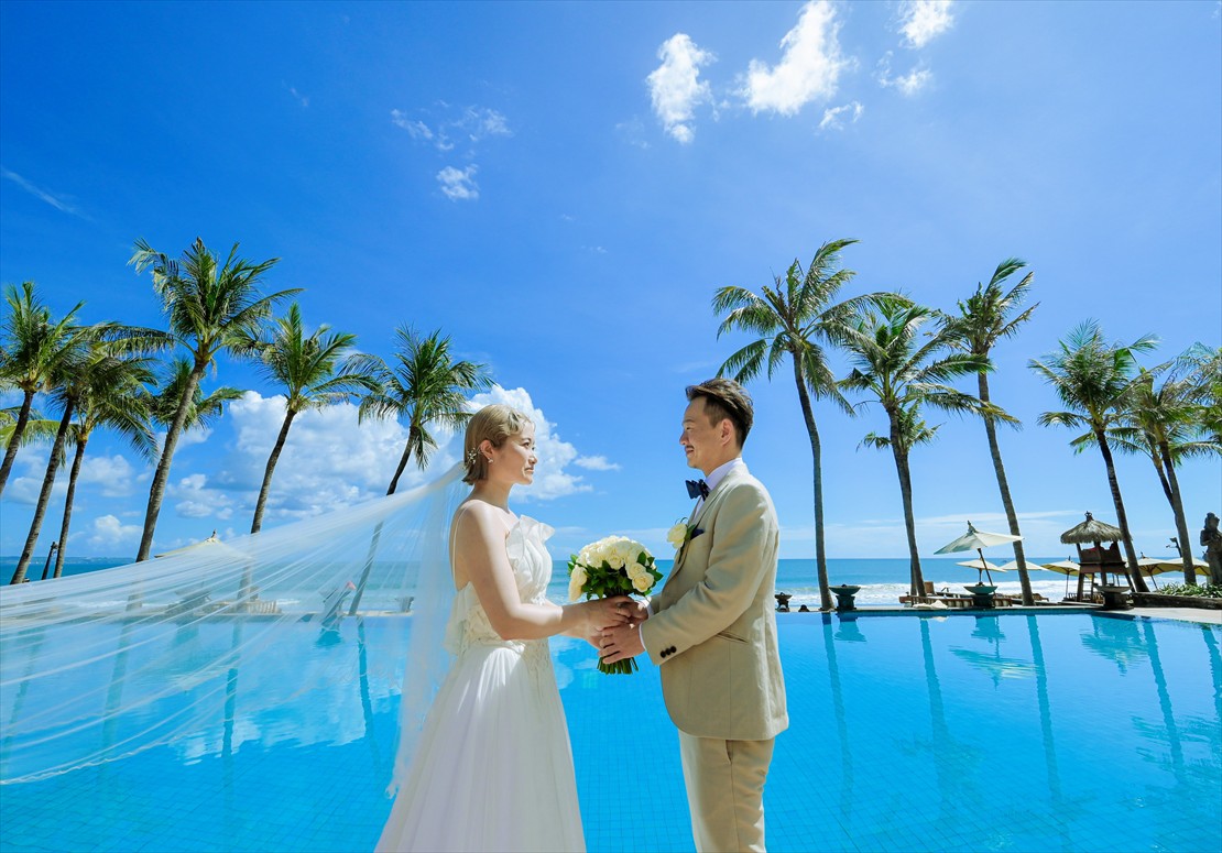 リゾート感溢れるインフィニティ・プール