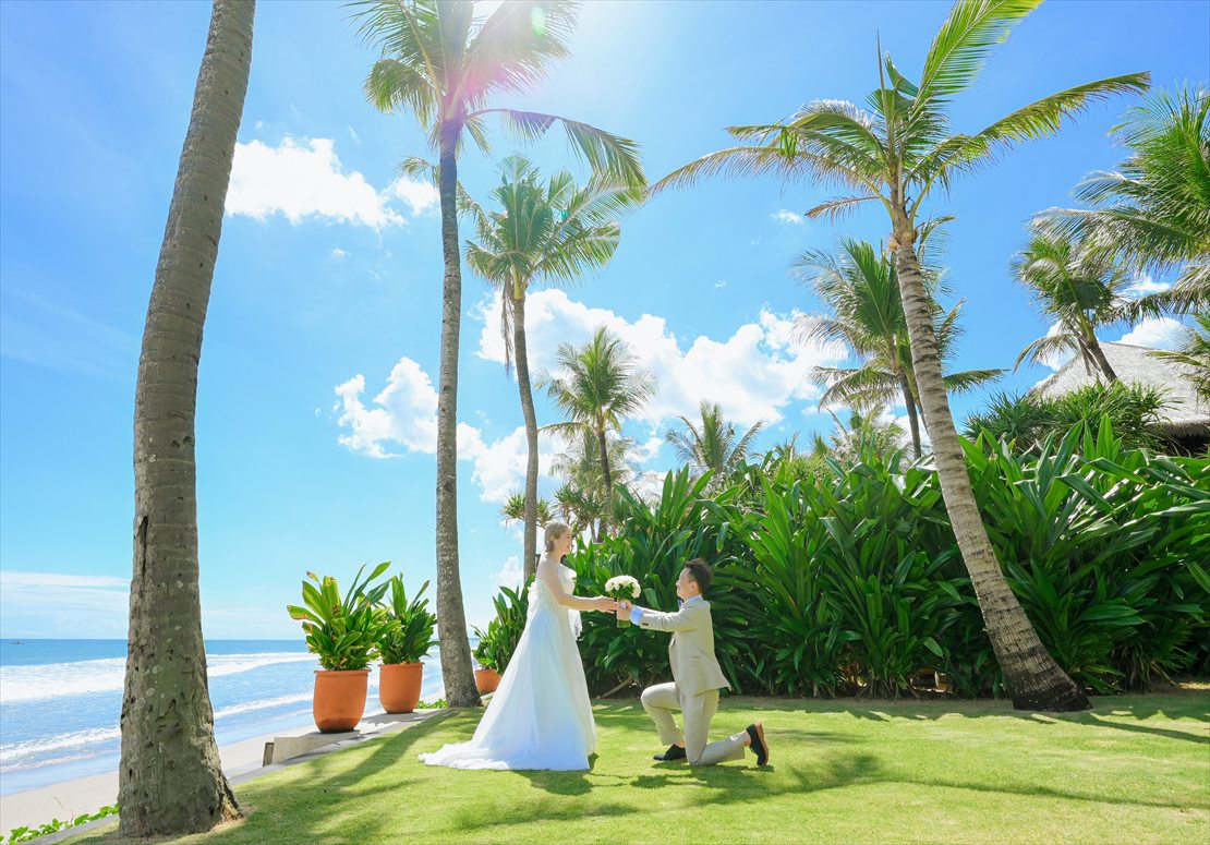 スミニャック・ビーチが目の前に迫るガーデン