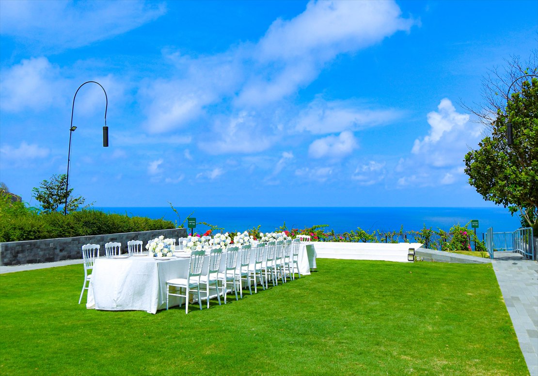 青・白・緑のコントラストが美しい