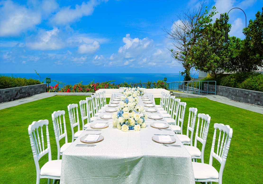 高台のガーデン・パーティー