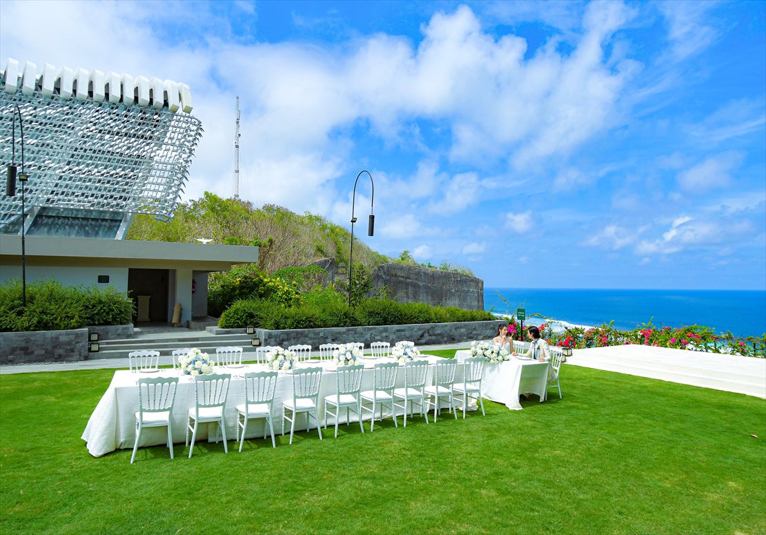 ガーデンよりウマナ・チャペルを望む