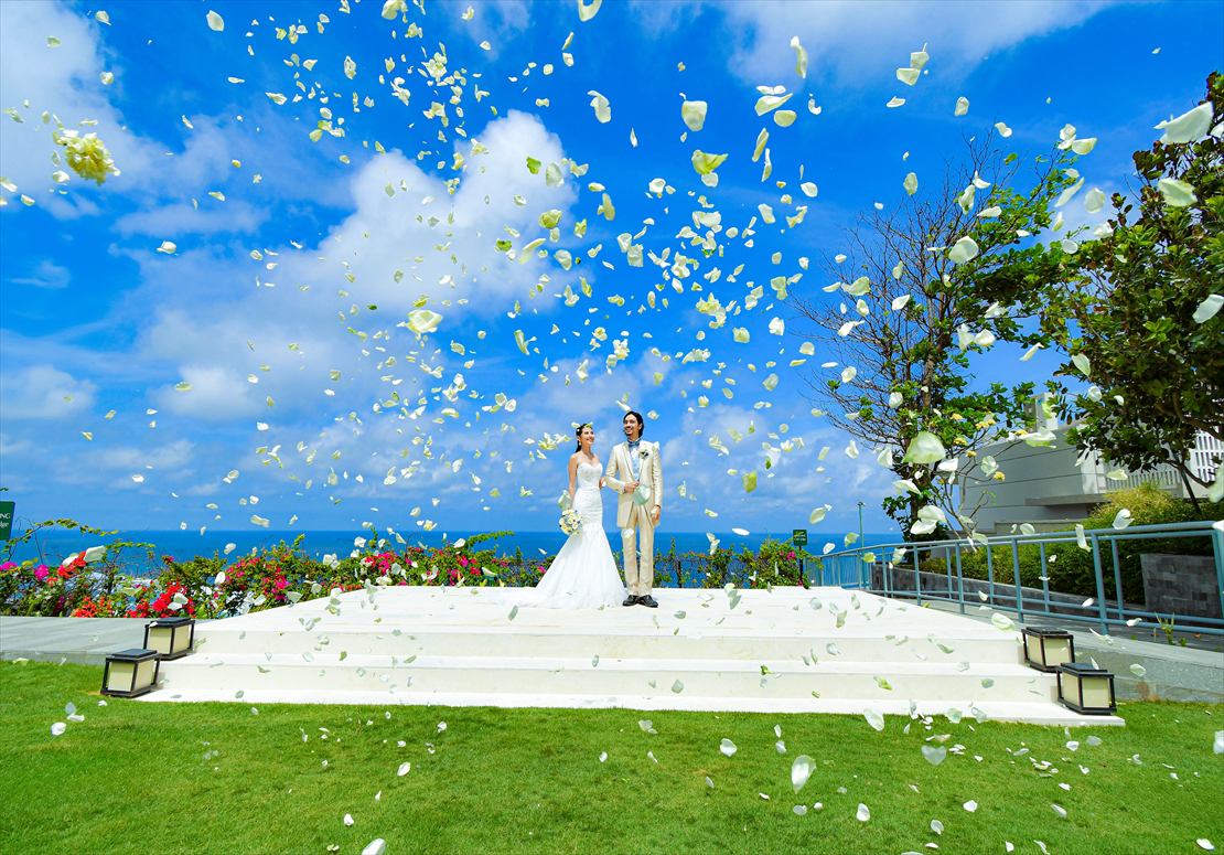 ガーデン ホワイトステージ フラワーシャワー