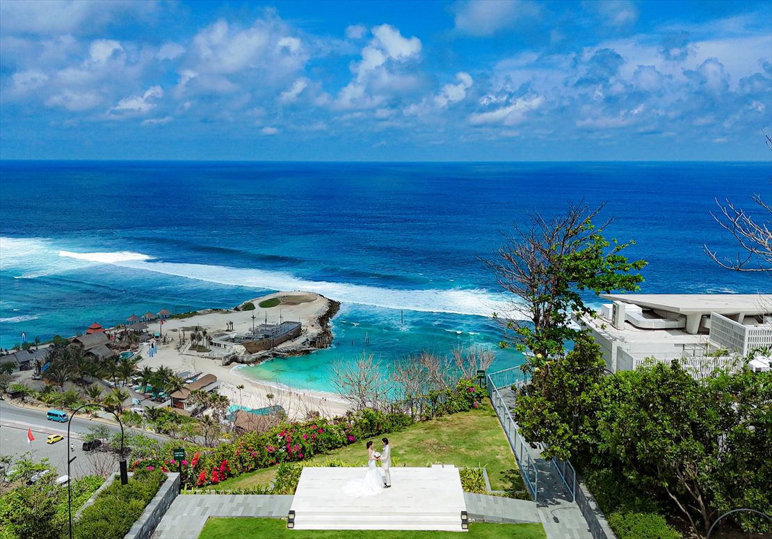 ガーデン ホワイトステージ ドローン撮影