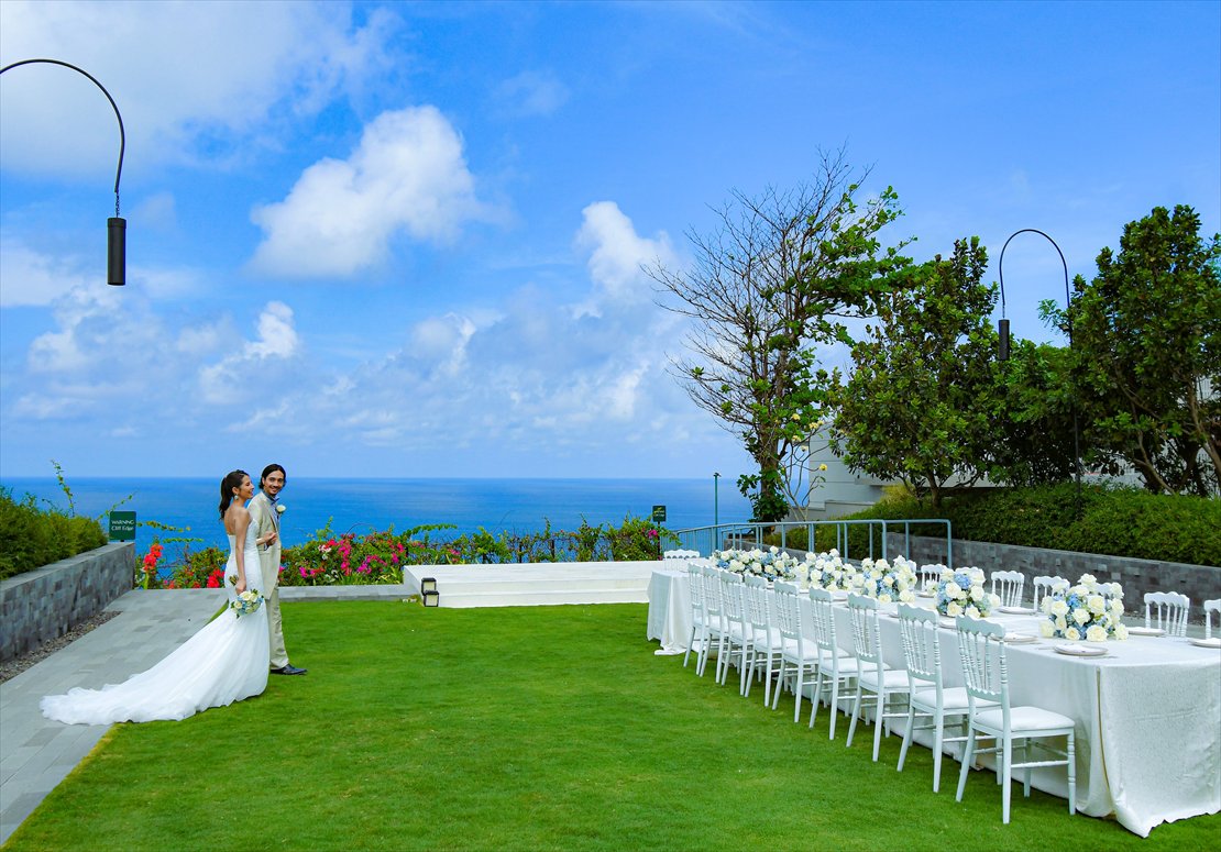 緑豊かなガーデンを入場