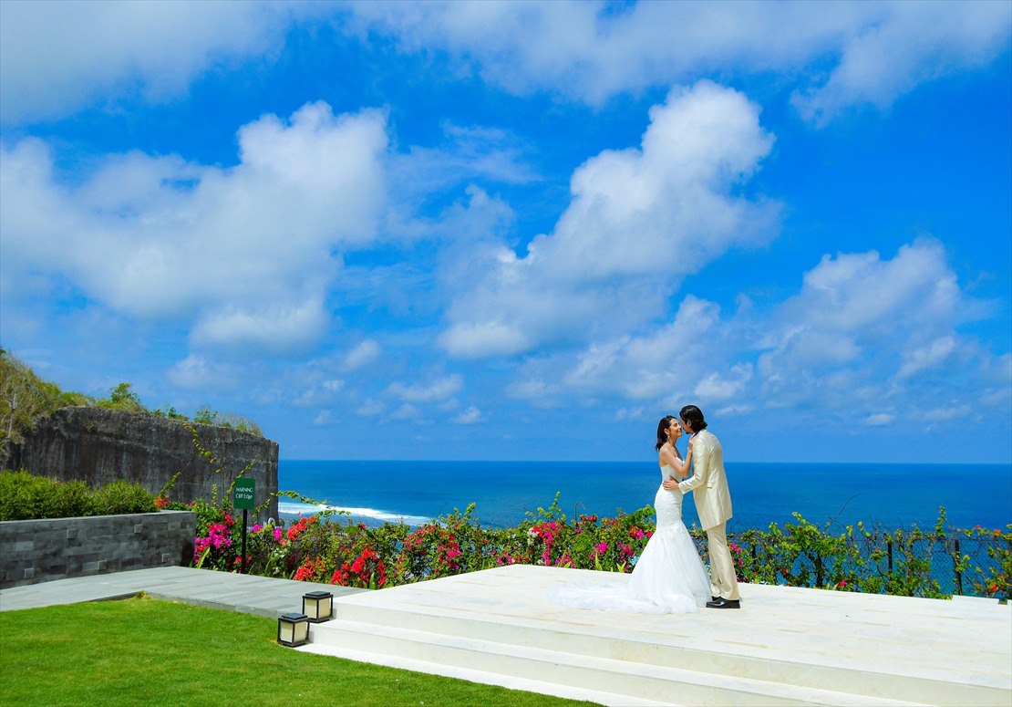 白亜のチャペル・ガーデン・ステージ