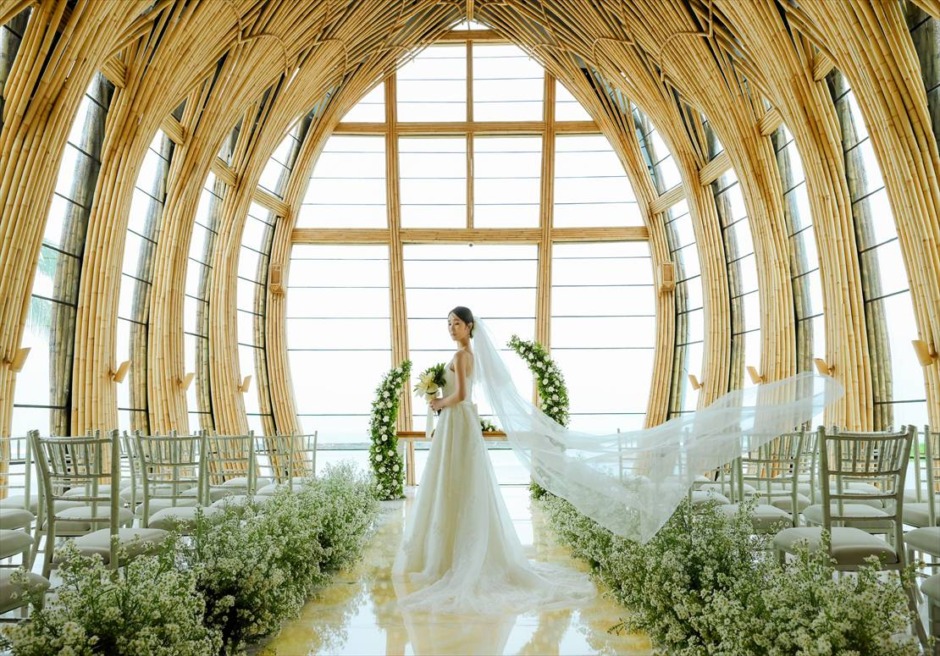 新婦様ロングベール挙式後撮影