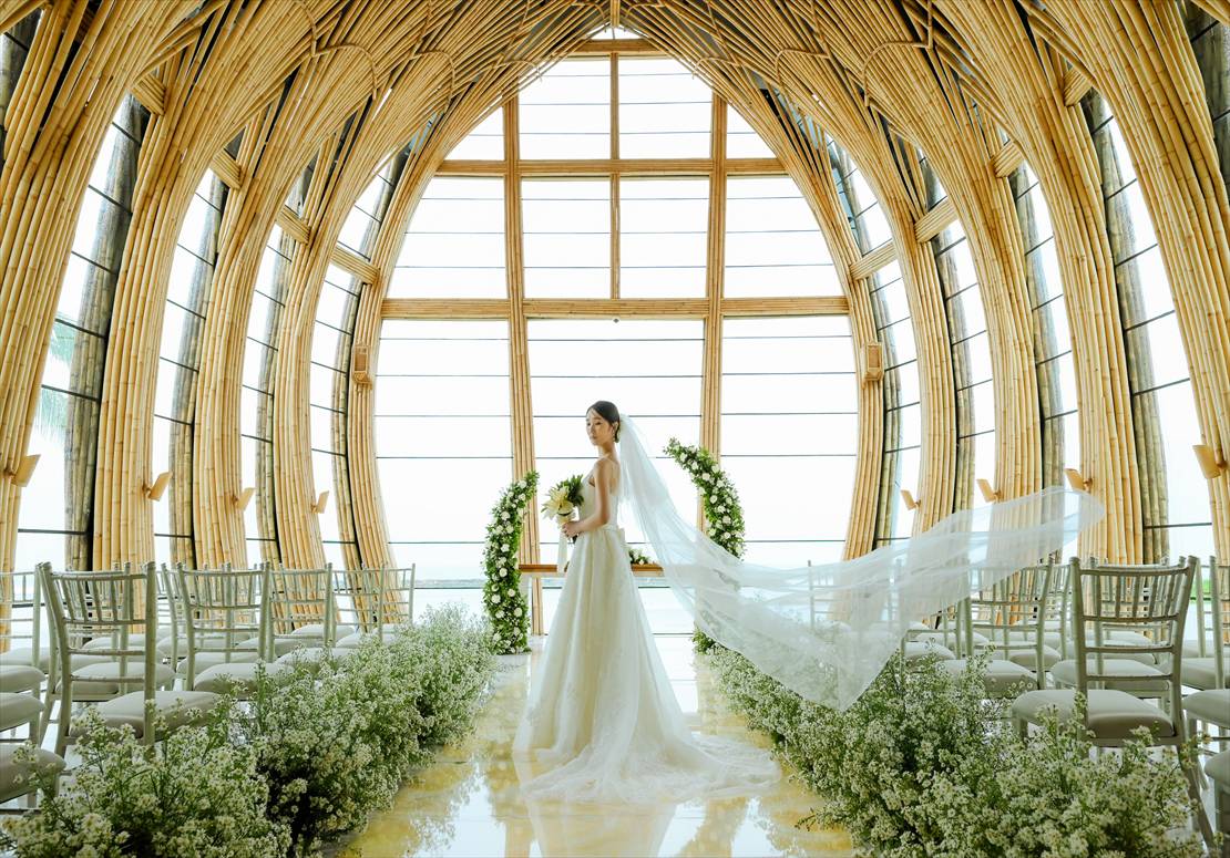 新婦様ロングベール挙式後撮影