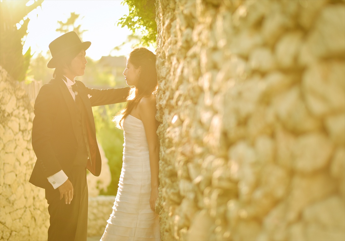 リゾート全体が陽光に包まれる夕暮れ時