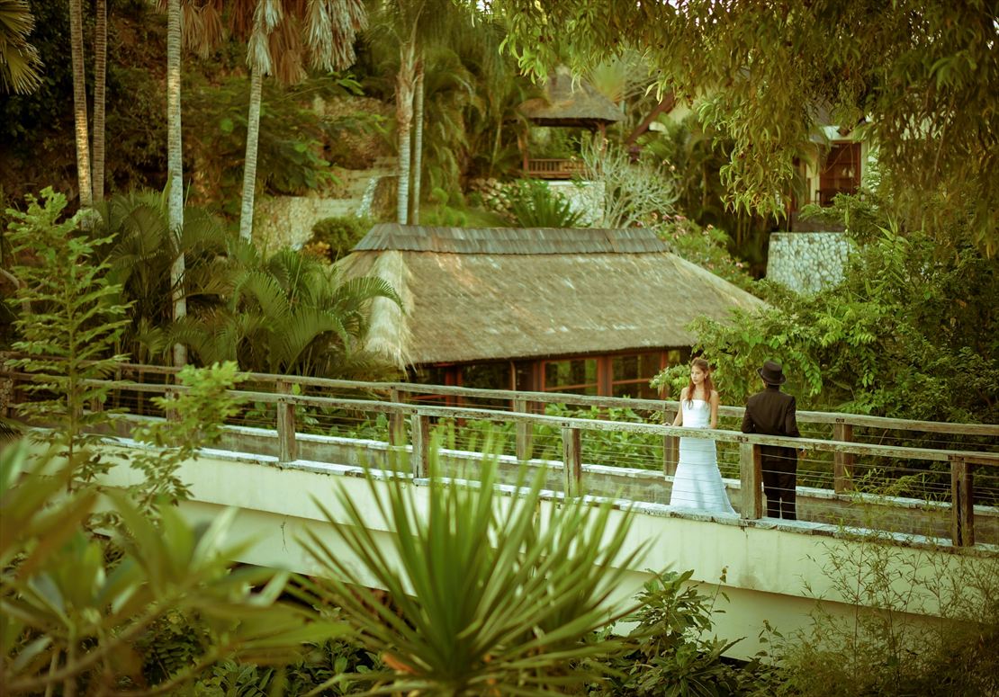 バリらしい郷愁を感じるウェディング・フォト