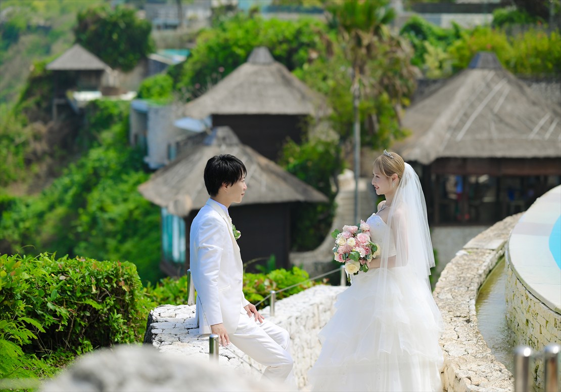 バリ島らしい景観を望むウェディング・フォト