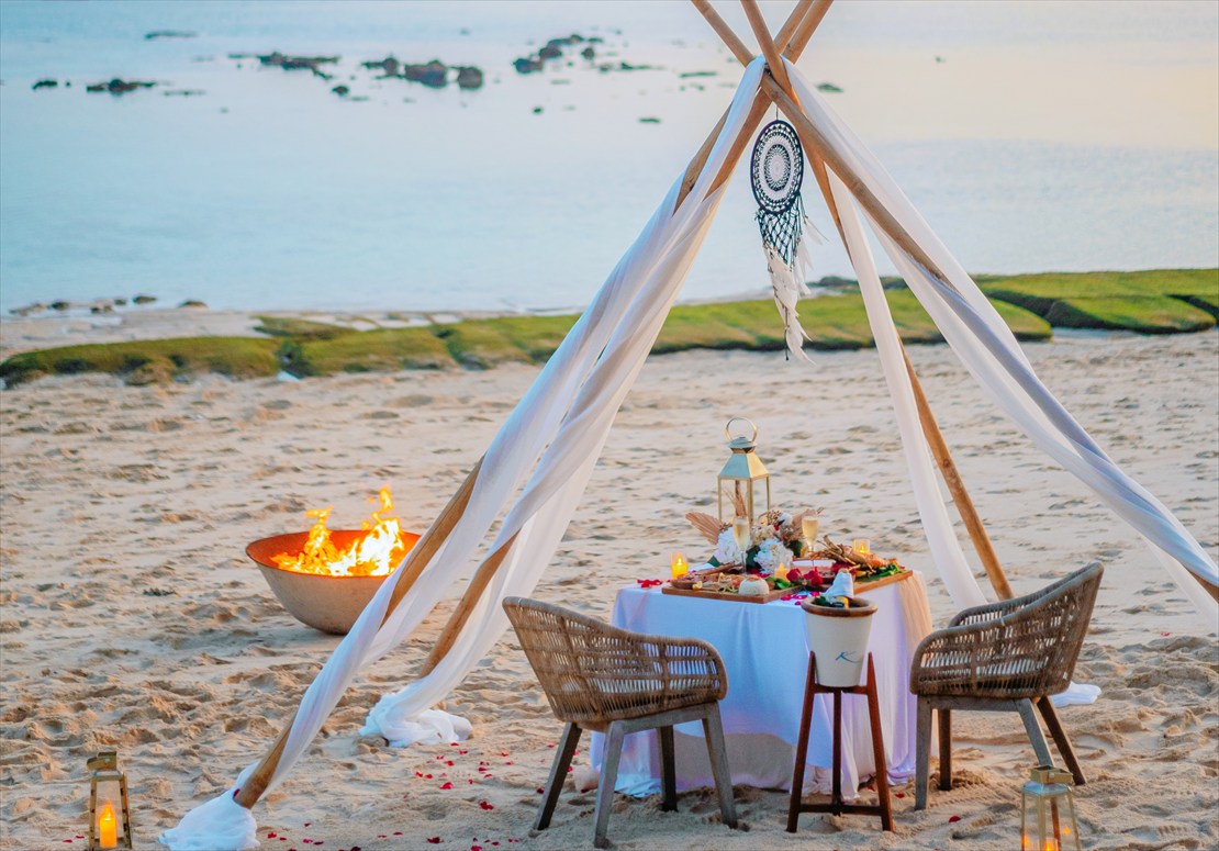 ビーチ　ロマンティックディナー