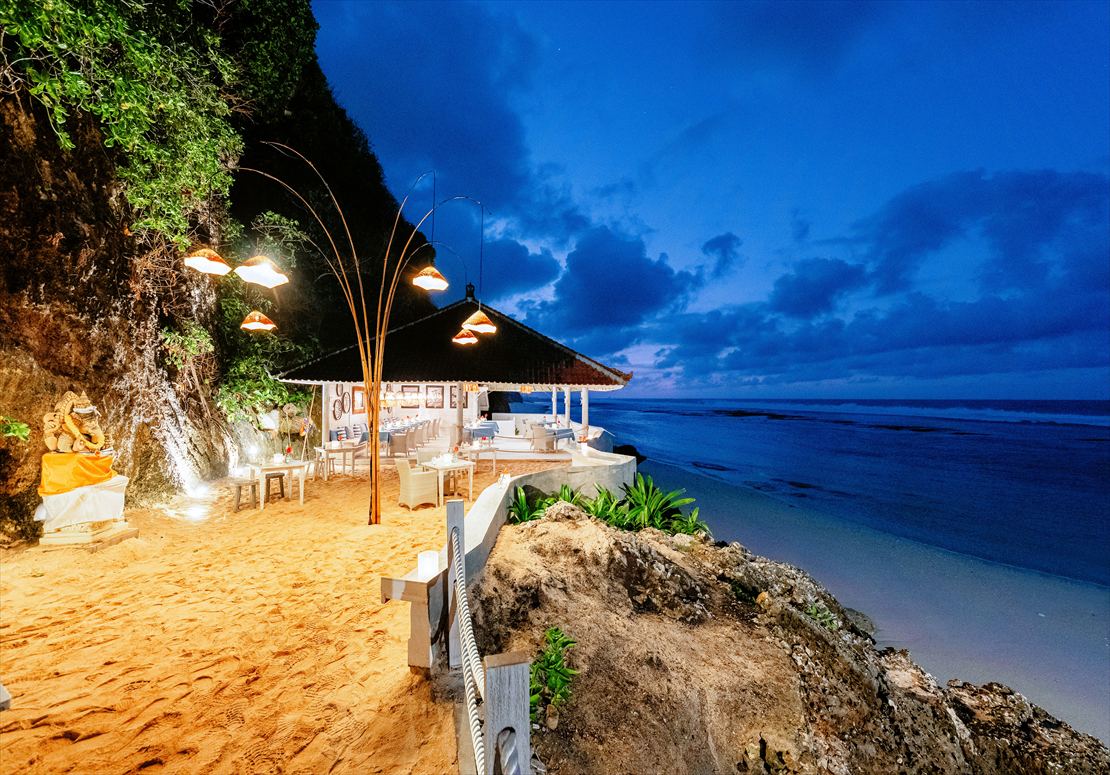 ビーチクラブ　ナイトショット