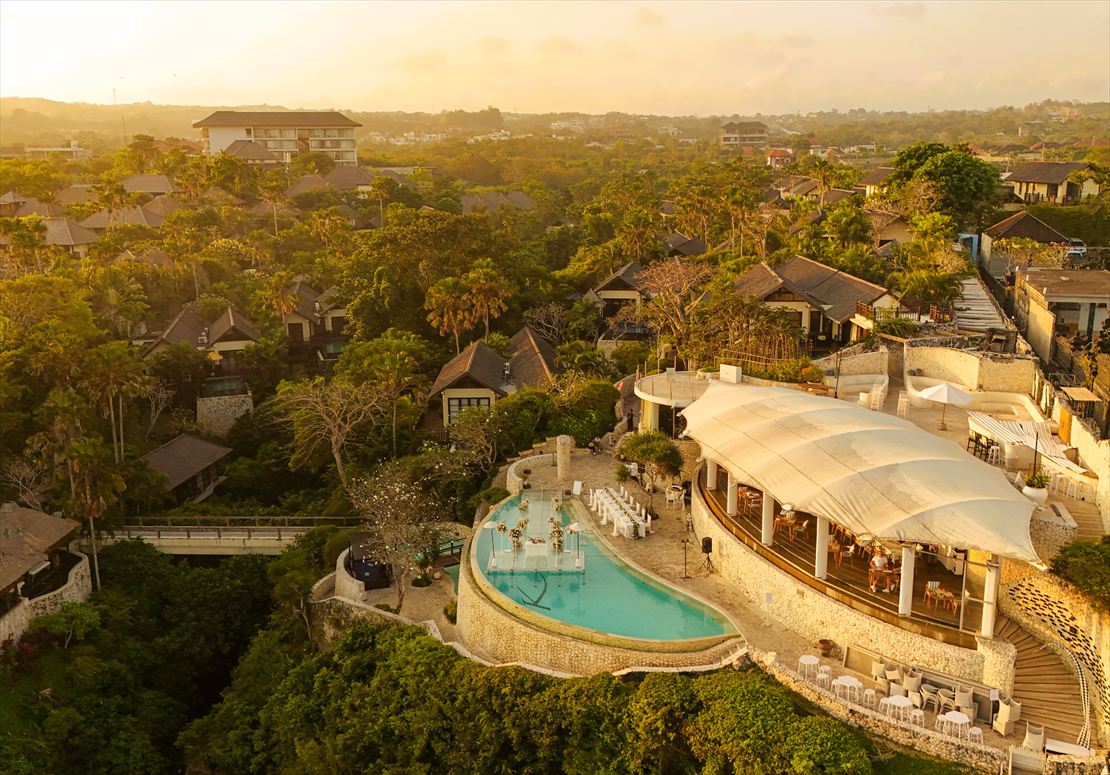 ディ・マーレよりインフィニティプールを望む