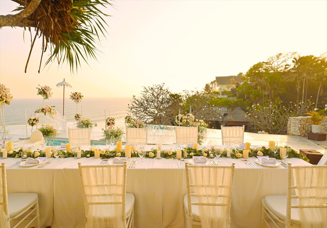 テーブル生花＆キャンドル装飾