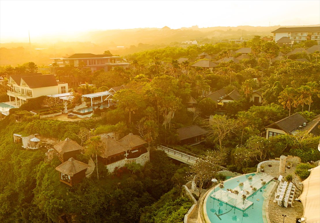 夕暮れに染まるカルマ・カンダラの絶景
