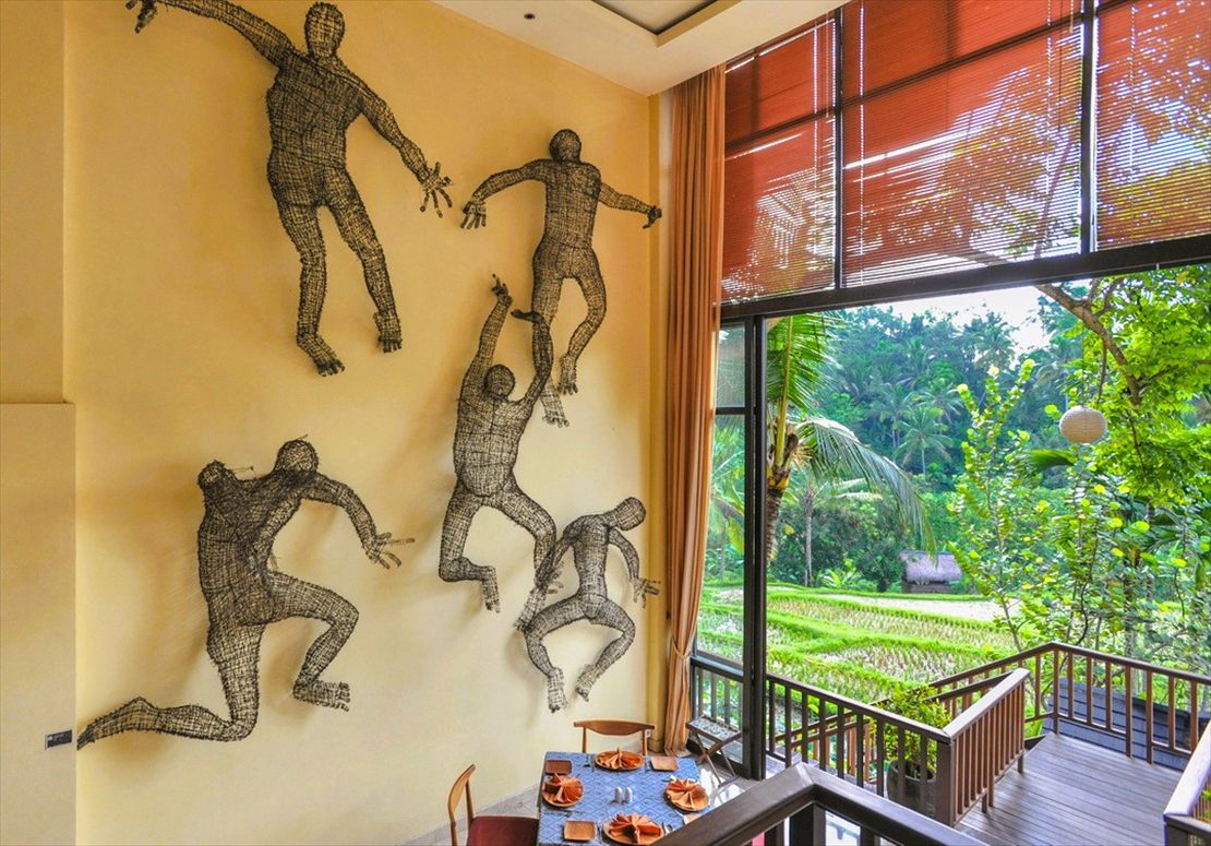 セネン・キッチン　ダンシング・ワイヤー