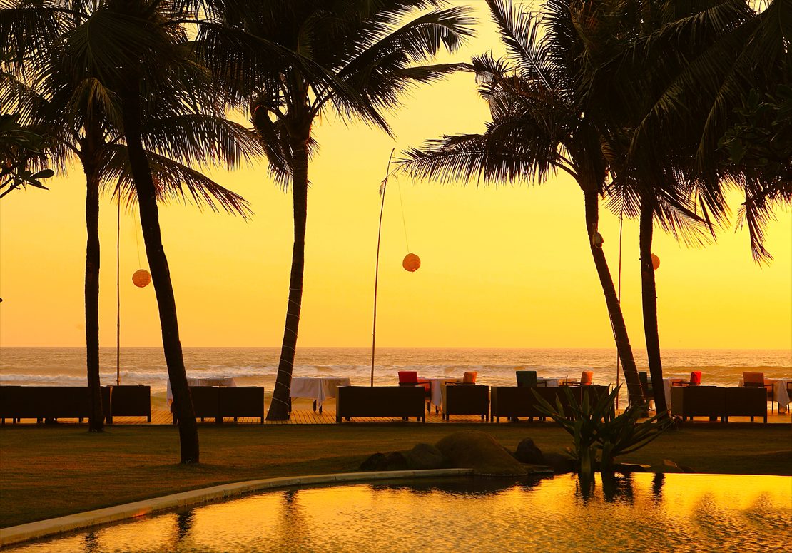 サンセットタイムのブリーズ・レストラン