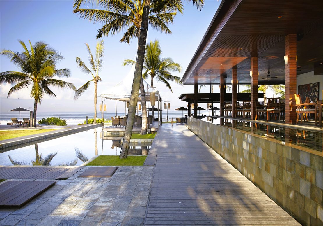 ブリーズ・レストラン屋内