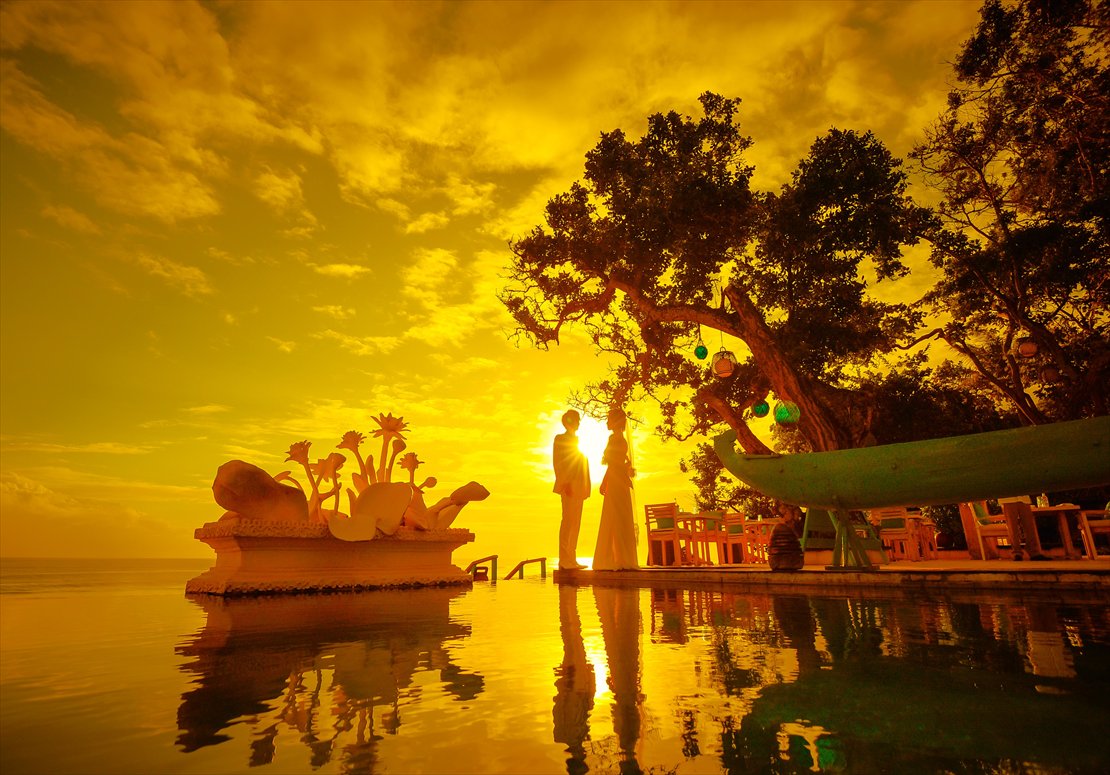 バリ島随一に美しい夕日のウェディングフォト